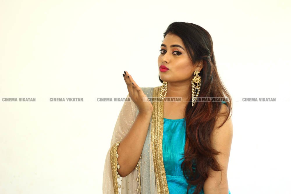 ஃபரினா லேட்டஸ்ட் ஃபோட்டோஷூட்... படங்கள்: தே.அசோக்குமார் ஃபரினா லேட்டஸ்ட் ஃபோட்டோஷூட்... படங்கள்: தே.அசோக்குமார்