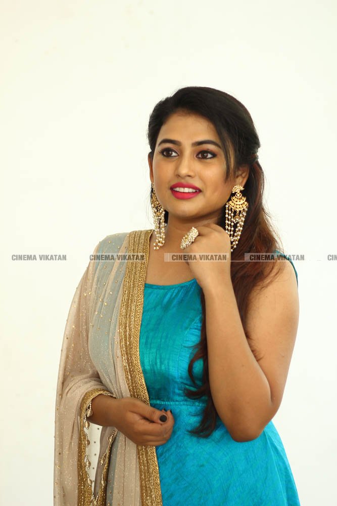 ஃபரினா லேட்டஸ்ட் ஃபோட்டோஷூட்... படங்கள்: தே.அசோக்குமார் ஃபரினா லேட்டஸ்ட் ஃபோட்டோஷூட்... படங்கள்: தே.அசோக்குமார்