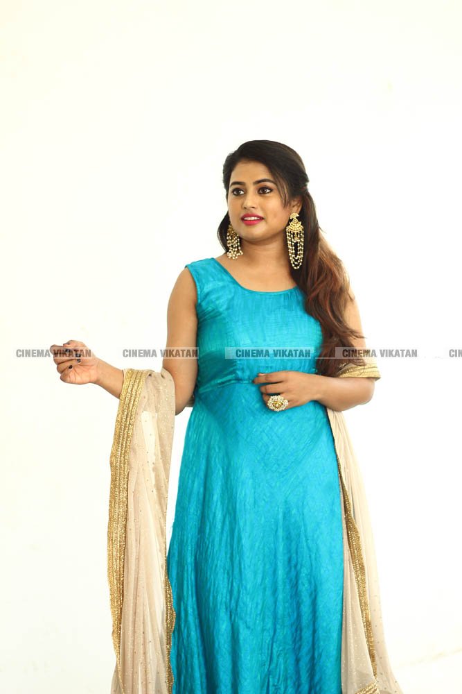 ஃபரினா லேட்டஸ்ட் ஃபோட்டோஷூட்... படங்கள்: தே.அசோக்குமார் ஃபரினா லேட்டஸ்ட் ஃபோட்டோஷூட்... படங்கள்: தே.அசோக்குமார்
