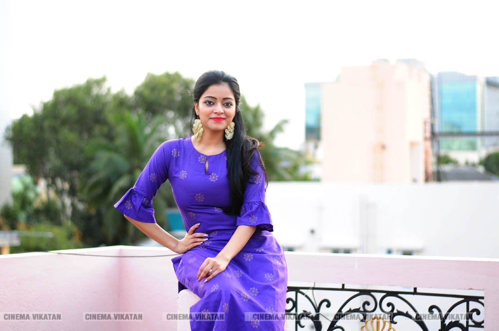 ஜனனி ஐயரின் லேட்டஸ்ட் போட்டோஷூட் புகைப்படங்கள் ஜனனி ஐயரின் லேட்டஸ்ட் போட்டோஷூட் புகைப்படங்கள்