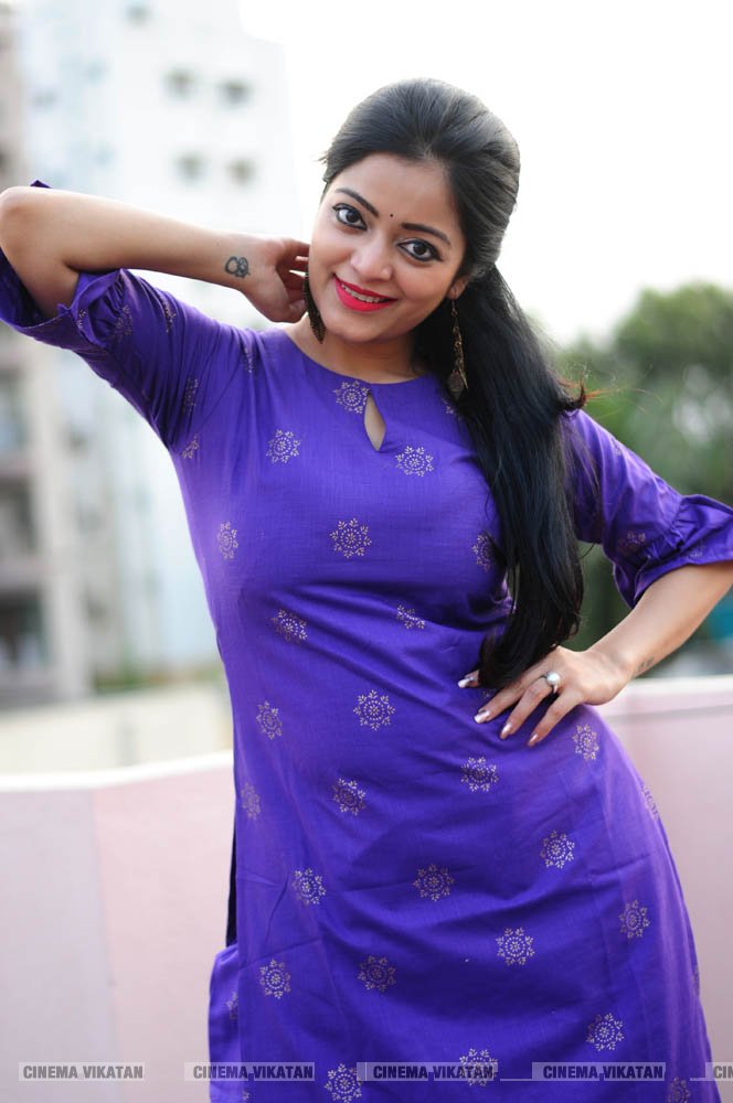 ஜனனி ஐயரின் லேட்டஸ்ட் போட்டோஷூட் புகைப்படங்கள் ஜனனி ஐயரின் லேட்டஸ்ட் போட்டோஷூட் புகைப்படங்கள்