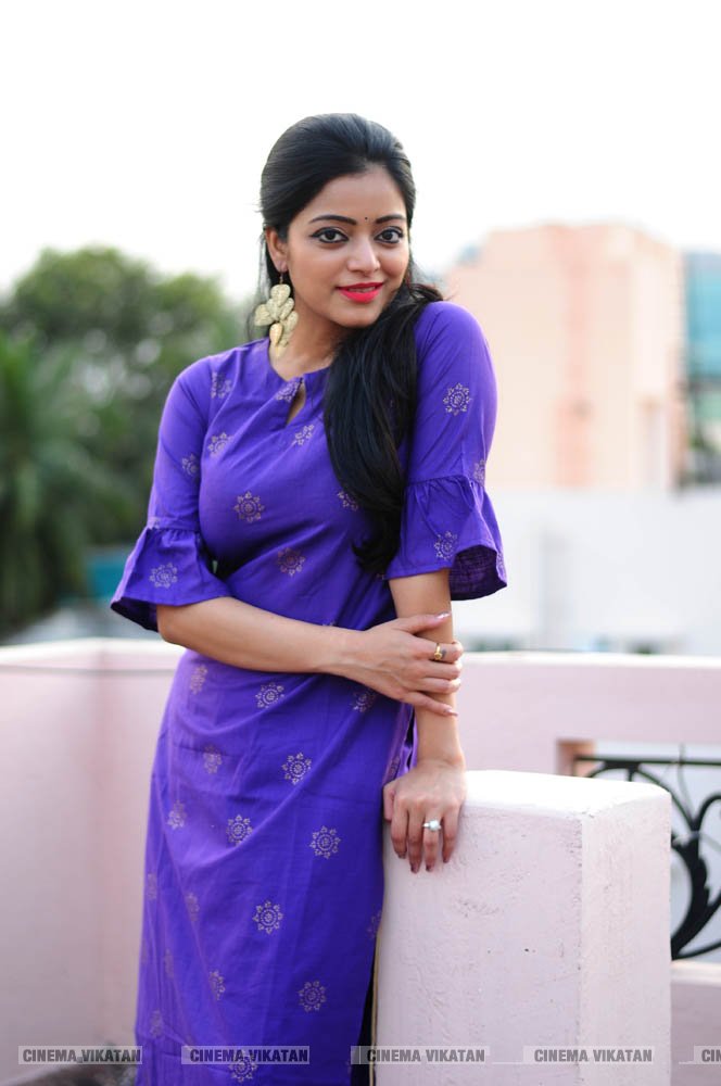 ஜனனி ஐயரின் லேட்டஸ்ட் போட்டோஷூட் புகைப்படங்கள் ஜனனி ஐயரின் லேட்டஸ்ட் போட்டோஷூட் புகைப்படங்கள்