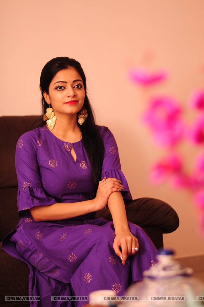 ஜனனி ஐயரின் லேட்டஸ்ட் போட்டோஷூட் புகைப்படங்கள் ஜனனி ஐயரின் லேட்டஸ்ட் போட்டோஷூட் புகைப்படங்கள்