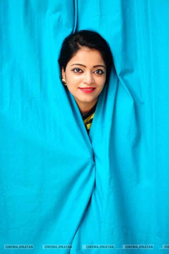 ஜனனி ஐயரின் லேட்டஸ்ட் போட்டோஷூட் புகைப்படங்கள் ஜனனி ஐயரின் லேட்டஸ்ட் போட்டோஷூட் புகைப்படங்கள்