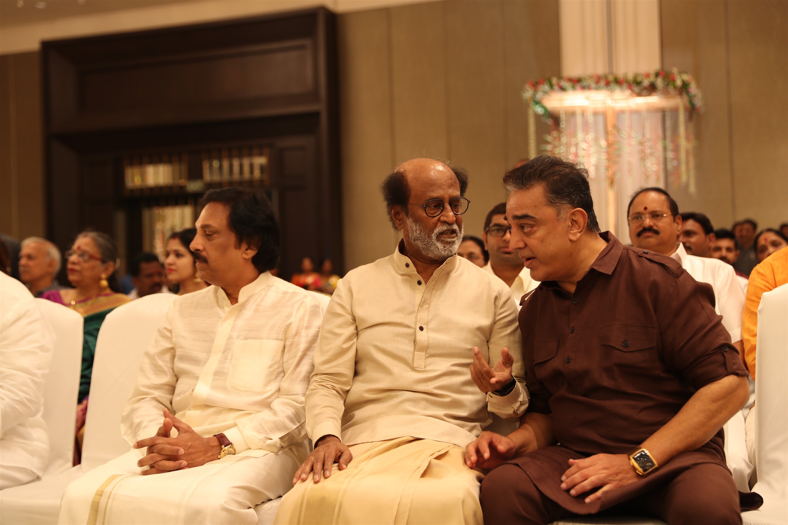 சௌந்தர்யா ரஜினி - விசாகன் திருமணம்: முதல்வர் எடப்பாடி பழனிசாமி, கமல் பங்கேற்பு: சிறப்பு தொகுப்பு சௌந்தர்யா ரஜினி - விசாகன் திருமணம்: முதல்வர் எடப்பாடி பழனிசாமி, கமல் பங்கேற்பு: சிறப்பு தொகுப்பு