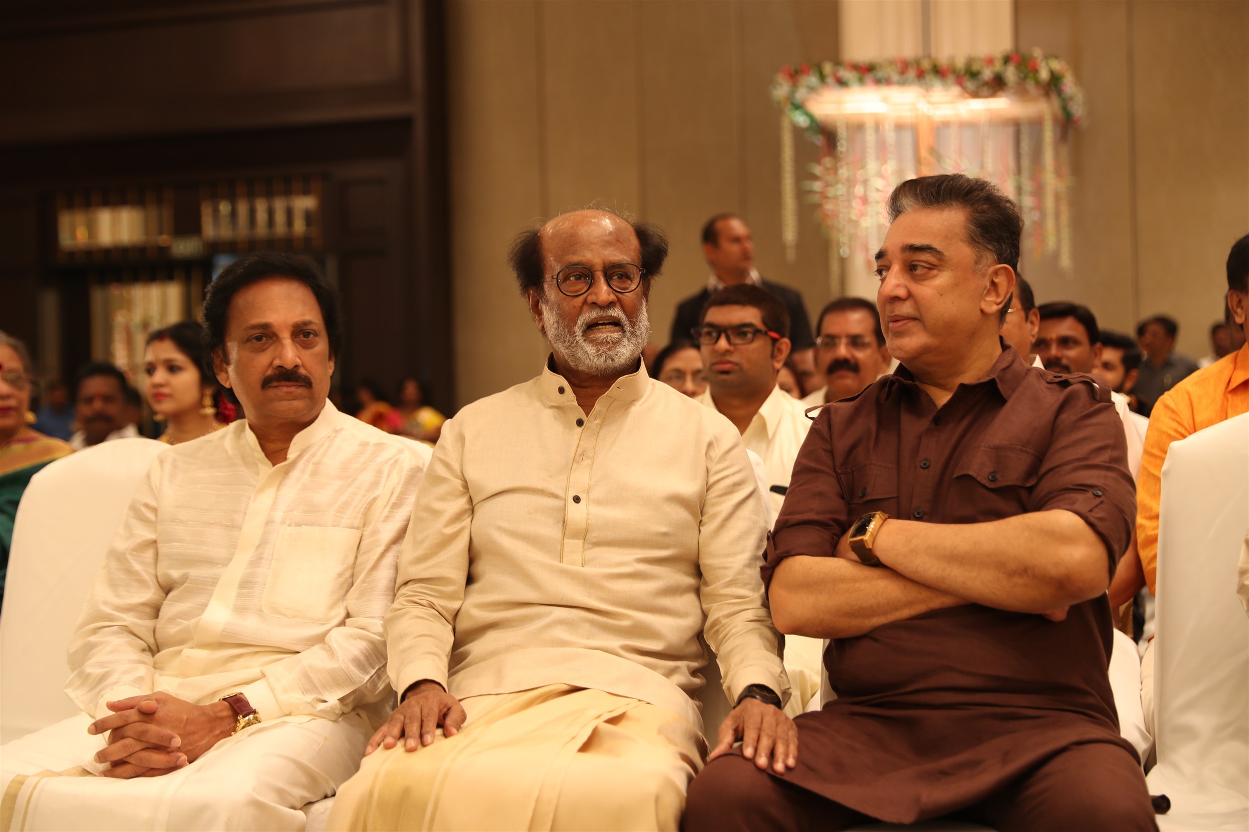 சௌந்தர்யா ரஜினி - விசாகன் திருமணம்: முதல்வர் எடப்பாடி பழனிசாமி, கமல் பங்கேற்பு: சிறப்பு தொகுப்பு சௌந்தர்யா ரஜினி - விசாகன் திருமணம்: முதல்வர் எடப்பாடி பழனிசாமி, கமல் பங்கேற்பு: சிறப்பு தொகுப்பு