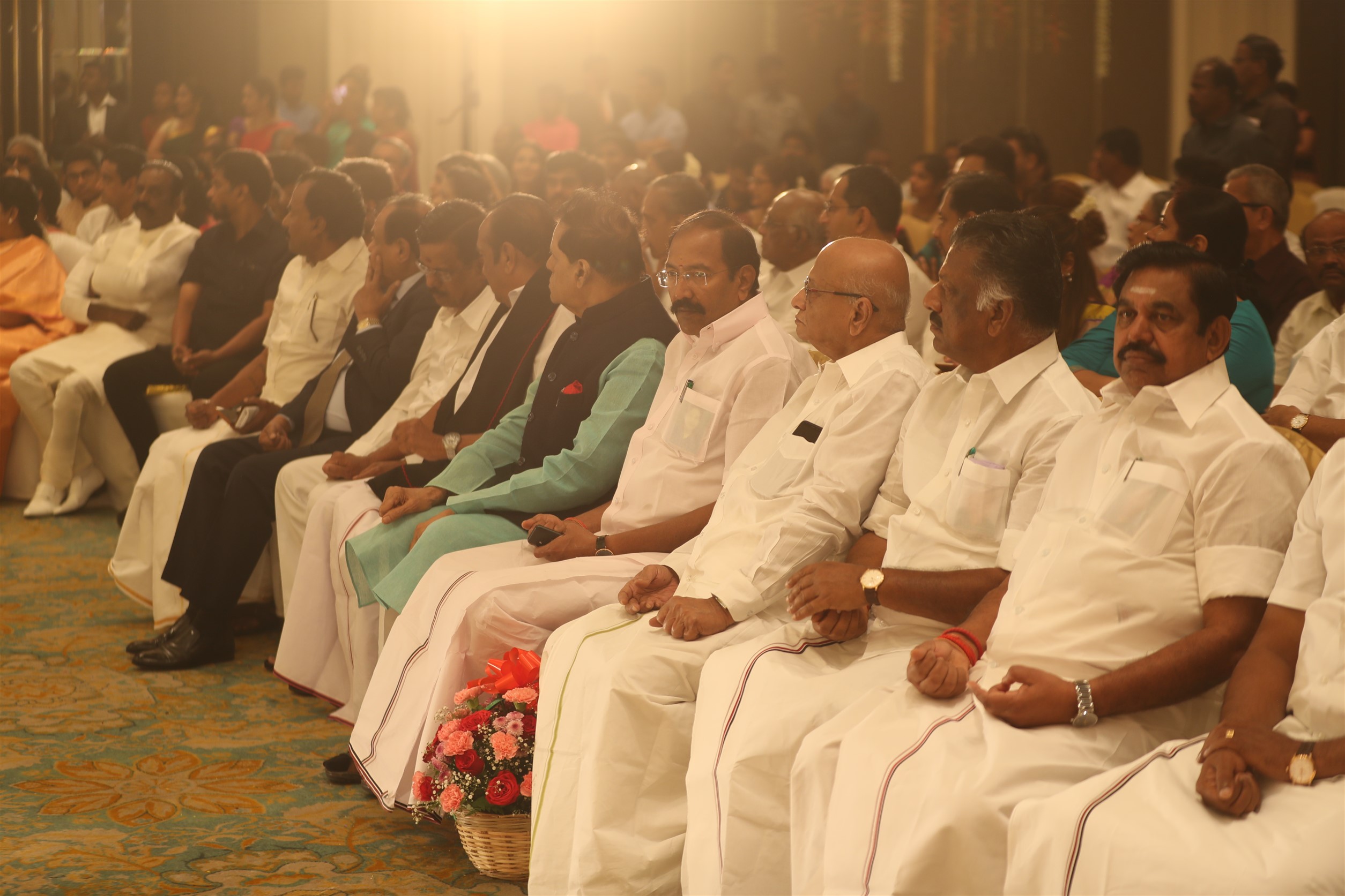 சௌந்தர்யா ரஜினி - விசாகன் திருமணம்: முதல்வர் எடப்பாடி பழனிசாமி, கமல் பங்கேற்பு: சிறப்பு தொகுப்பு சௌந்தர்யா ரஜினி - விசாகன் திருமணம்: முதல்வர் எடப்பாடி பழனிசாமி, கமல் பங்கேற்பு: சிறப்பு தொகுப்பு