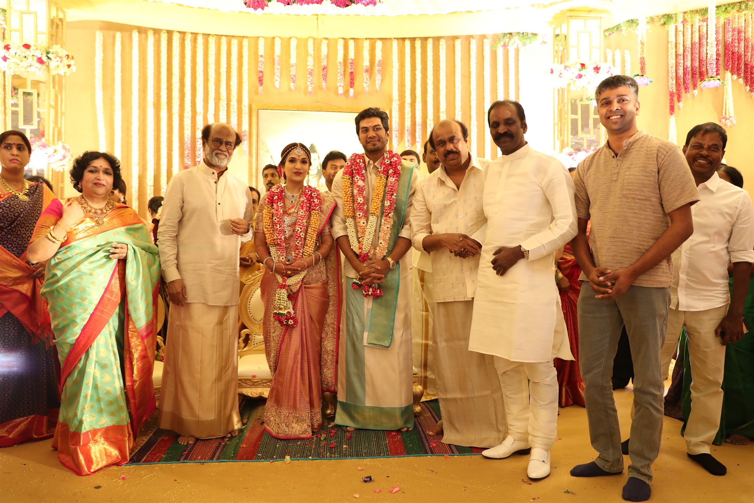சௌந்தர்யா ரஜினி - விசாகன் திருமணம்: முதல்வர் எடப்பாடி பழனிசாமி, கமல் பங்கேற்பு: சிறப்பு தொகுப்பு சௌந்தர்யா ரஜினி - விசாகன் திருமணம்: முதல்வர் எடப்பாடி பழனிசாமி, கமல் பங்கேற்பு: சிறப்பு தொகுப்பு