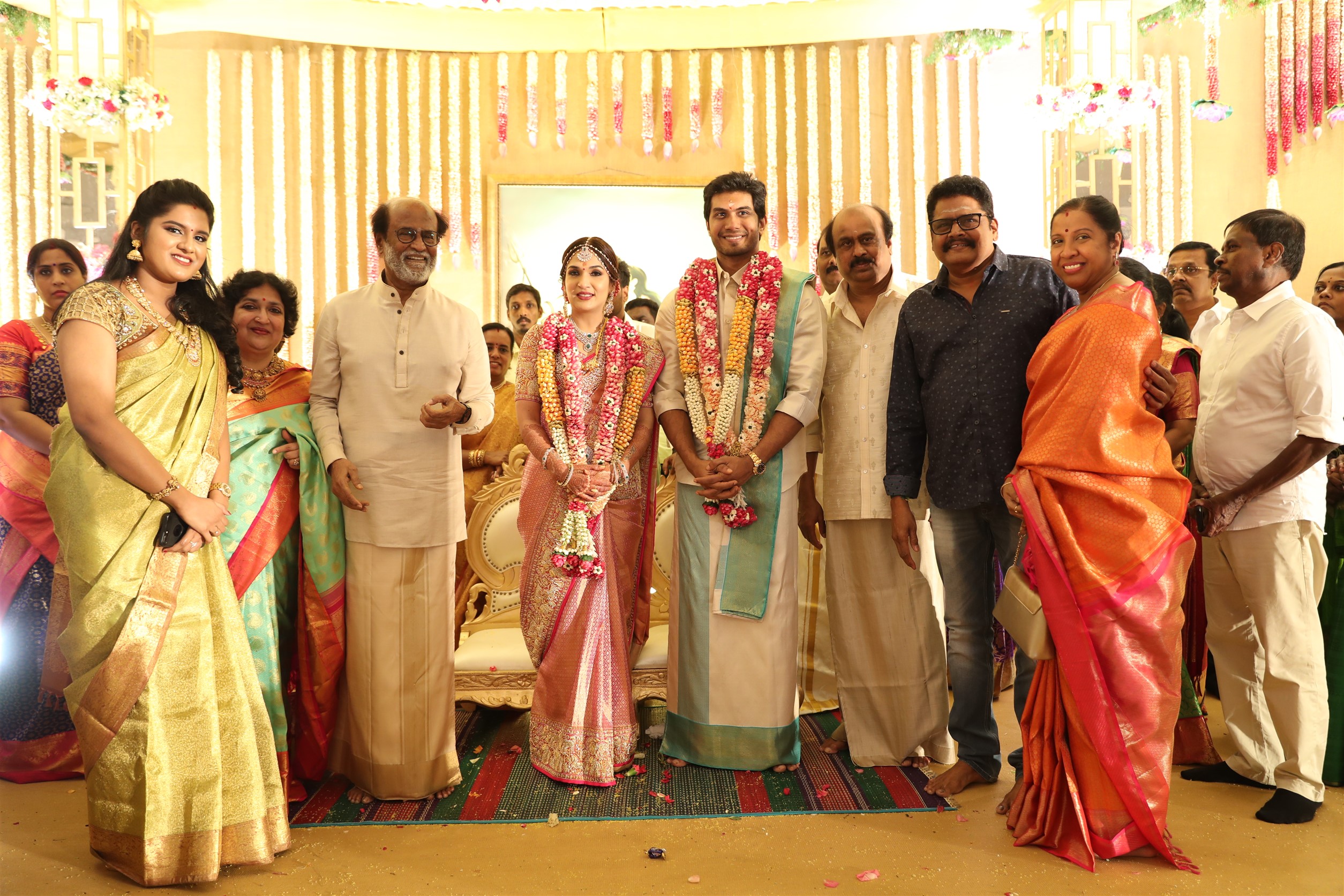 சௌந்தர்யா ரஜினி - விசாகன் திருமணம்: முதல்வர் எடப்பாடி பழனிசாமி, கமல் பங்கேற்பு: சிறப்பு தொகுப்பு சௌந்தர்யா ரஜினி - விசாகன் திருமணம்: முதல்வர் எடப்பாடி பழனிசாமி, கமல் பங்கேற்பு: சிறப்பு தொகுப்பு