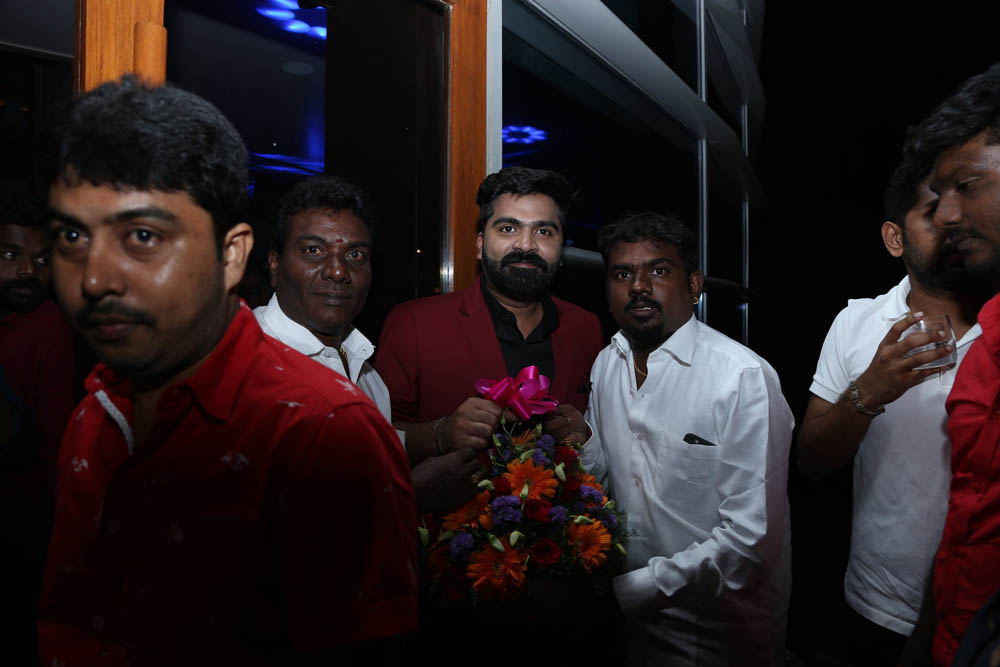 தனுஷ், ஆர்யா, யுவன்ஷங்கர் ராஜா கலந்துகொண்ட சிம்புவின் பிறந்தநாள் கொண்டாட்ட ஆல்பம்! தனுஷ், ஆர்யா, யுவன்ஷங்கர் ராஜா கலந்துகொண்ட சிம்புவின் பிறந்தநாள் கொண்டாட்ட ஆல்பம்!