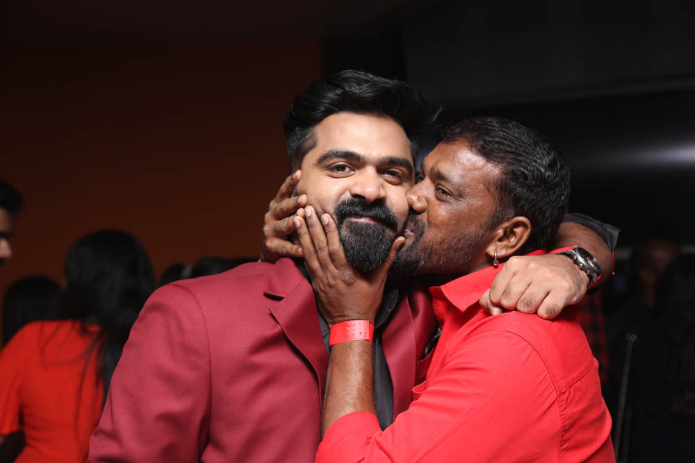 தனுஷ், ஆர்யா, யுவன்ஷங்கர் ராஜா கலந்துகொண்ட சிம்புவின் பிறந்தநாள் கொண்டாட்ட ஆல்பம்! தனுஷ், ஆர்யா, யுவன்ஷங்கர் ராஜா கலந்துகொண்ட சிம்புவின் பிறந்தநாள் கொண்டாட்ட ஆல்பம்!