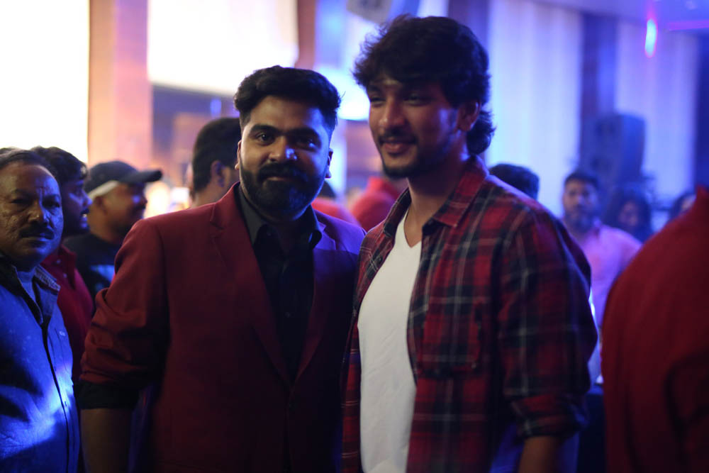 தனுஷ், ஆர்யா, யுவன்ஷங்கர் ராஜா கலந்துகொண்ட சிம்புவின் பிறந்தநாள் கொண்டாட்ட ஆல்பம்! தனுஷ், ஆர்யா, யுவன்ஷங்கர் ராஜா கலந்துகொண்ட சிம்புவின் பிறந்தநாள் கொண்டாட்ட ஆல்பம்!