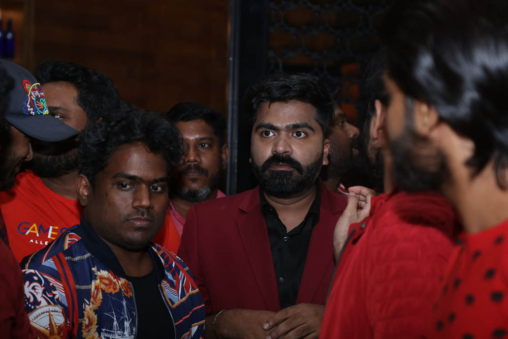 தனுஷ், ஆர்யா, யுவன்ஷங்கர் ராஜா கலந்துகொண்ட சிம்புவின் பிறந்தநாள் கொண்டாட்ட ஆல்பம்! தனுஷ், ஆர்யா, யுவன்ஷங்கர் ராஜா கலந்துகொண்ட சிம்புவின் பிறந்தநாள் கொண்டாட்ட ஆல்பம்!