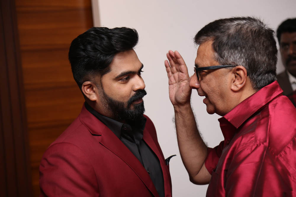 தனுஷ், ஆர்யா, யுவன்ஷங்கர் ராஜா கலந்துகொண்ட சிம்புவின் பிறந்தநாள் கொண்டாட்ட ஆல்பம்! தனுஷ், ஆர்யா, யுவன்ஷங்கர் ராஜா கலந்துகொண்ட சிம்புவின் பிறந்தநாள் கொண்டாட்ட ஆல்பம்!
