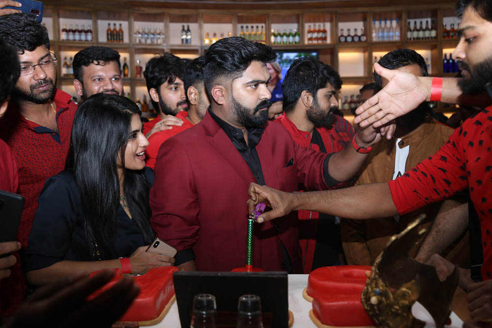 தனுஷ், ஆர்யா, யுவன்ஷங்கர் ராஜா கலந்துகொண்ட சிம்புவின் பிறந்தநாள் கொண்டாட்ட ஆல்பம்! தனுஷ், ஆர்யா, யுவன்ஷங்கர் ராஜா கலந்துகொண்ட சிம்புவின் பிறந்தநாள் கொண்டாட்ட ஆல்பம்!