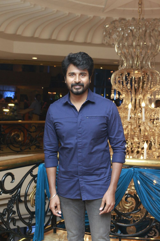 இயக்குநர்- நடிகர் மனோபாலா மகன் ஹரிஷ் - பிரியா திருமண வரவேற்பு: திரைநட்சத்திரங்கள் திரண்டு வந்து வாழ்த்து... புகைப்படத் தொகுப்பு இயக்குநர்- நடிகர் மனோபாலா மகன் ஹரிஷ் - பிரியா திருமண வரவேற்பு: திரைநட்சத்திரங்கள் திரண்டு வந்து வாழ்த்து... புகைப்படத் தொகுப்பு