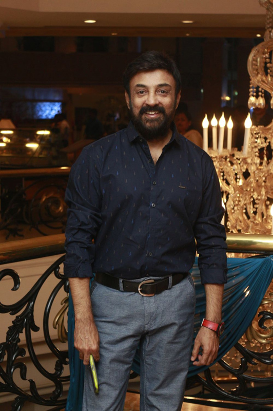 இயக்குநர்- நடிகர் மனோபாலா மகன் ஹரிஷ் - பிரியா திருமண வரவேற்பு: திரைநட்சத்திரங்கள் திரண்டு வந்து வாழ்த்து... புகைப்படத் தொகுப்பு இயக்குநர்- நடிகர் மனோபாலா மகன் ஹரிஷ் - பிரியா திருமண வரவேற்பு: திரைநட்சத்திரங்கள் திரண்டு வந்து வாழ்த்து... புகைப்படத் தொகுப்பு