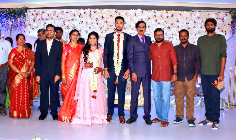 இயக்குநர்- நடிகர் மனோபாலா மகன் ஹரிஷ் - பிரியா திருமண வரவேற்பு: திரைநட்சத்திரங்கள் திரண்டு வந்து வாழ்த்து... புகைப்படத் தொகுப்பு இயக்குநர்- நடிகர் மனோபாலா மகன் ஹரிஷ் - பிரியா திருமண வரவேற்பு: திரைநட்சத்திரங்கள் திரண்டு வந்து வாழ்த்து... புகைப்படத் தொகுப்பு