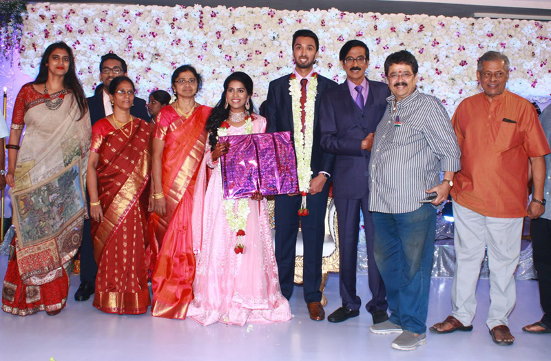 இயக்குநர்- நடிகர் மனோபாலா மகன் ஹரிஷ் - பிரியா திருமண வரவேற்பு: திரைநட்சத்திரங்கள் திரண்டு வந்து வாழ்த்து... புகைப்படத் தொகுப்பு இயக்குநர்- நடிகர் மனோபாலா மகன் ஹரிஷ் - பிரியா திருமண வரவேற்பு: திரைநட்சத்திரங்கள் திரண்டு வந்து வாழ்த்து... புகைப்படத் தொகுப்பு