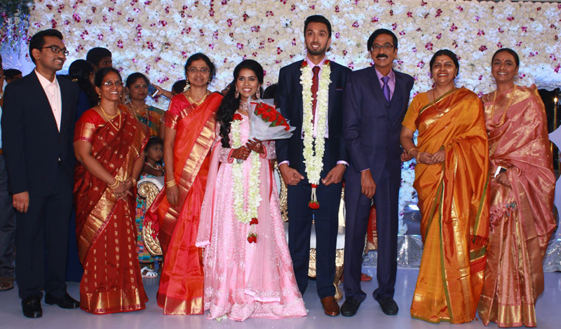 இயக்குநர்- நடிகர் மனோபாலா மகன் ஹரிஷ் - பிரியா திருமண வரவேற்பு: திரைநட்சத்திரங்கள் திரண்டு வந்து வாழ்த்து... புகைப்படத் தொகுப்பு இயக்குநர்- நடிகர் மனோபாலா மகன் ஹரிஷ் - பிரியா திருமண வரவேற்பு: திரைநட்சத்திரங்கள் திரண்டு வந்து வாழ்த்து... புகைப்படத் தொகுப்பு