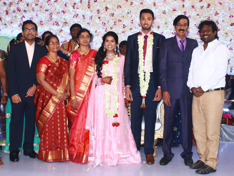 இயக்குநர்- நடிகர் மனோபாலா மகன் ஹரிஷ் - பிரியா திருமண வரவேற்பு: திரைநட்சத்திரங்கள் திரண்டு வந்து வாழ்த்து... புகைப்படத் தொகுப்பு இயக்குநர்- நடிகர் மனோபாலா மகன் ஹரிஷ் - பிரியா திருமண வரவேற்பு: திரைநட்சத்திரங்கள் திரண்டு வந்து வாழ்த்து... புகைப்படத் தொகுப்பு