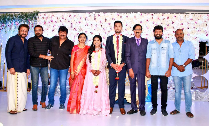 இயக்குநர்- நடிகர் மனோபாலா மகன் ஹரிஷ் - பிரியா திருமண வரவேற்பு: திரைநட்சத்திரங்கள் திரண்டு வந்து வாழ்த்து... புகைப்படத் தொகுப்பு இயக்குநர்- நடிகர் மனோபாலா மகன் ஹரிஷ் - பிரியா திருமண வரவேற்பு: திரைநட்சத்திரங்கள் திரண்டு வந்து வாழ்த்து... புகைப்படத் தொகுப்பு