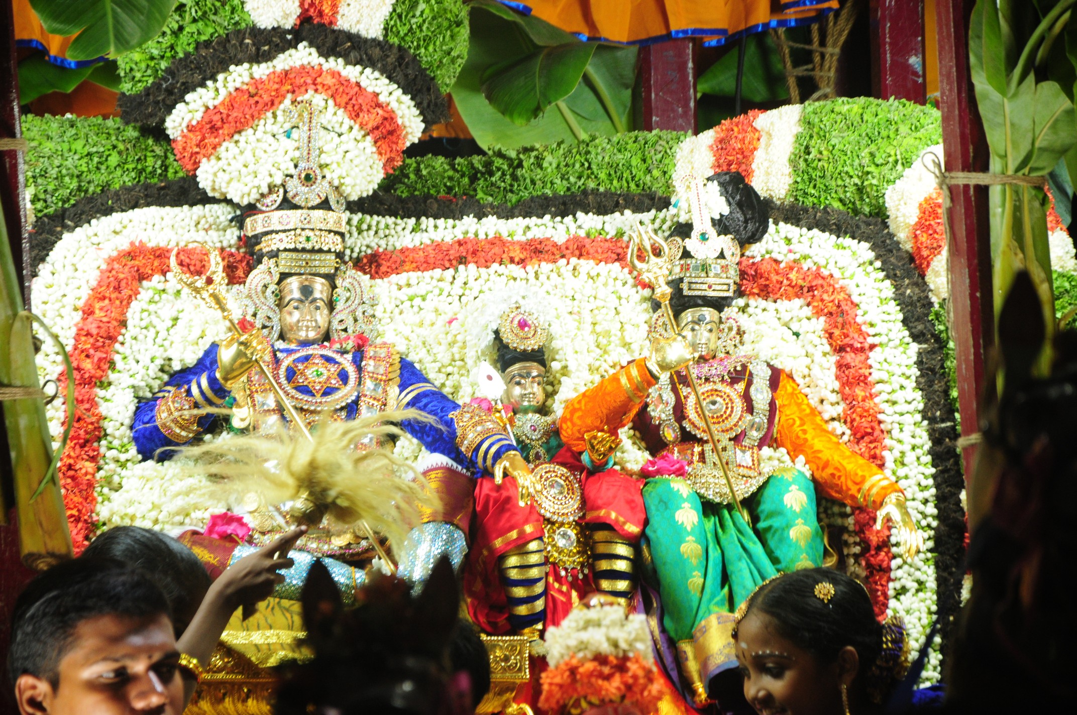 ’ஒரு பக்கம் அழுகுரல்... ஒரு பக்கம் கொண்டாட்டம்’ - மயான சூறைத் திருவிழா ’ஒரு பக்கம் அழுகுரல்... ஒரு பக்கம் கொண்டாட்டம்’ - மயான சூறைத் திருவிழா