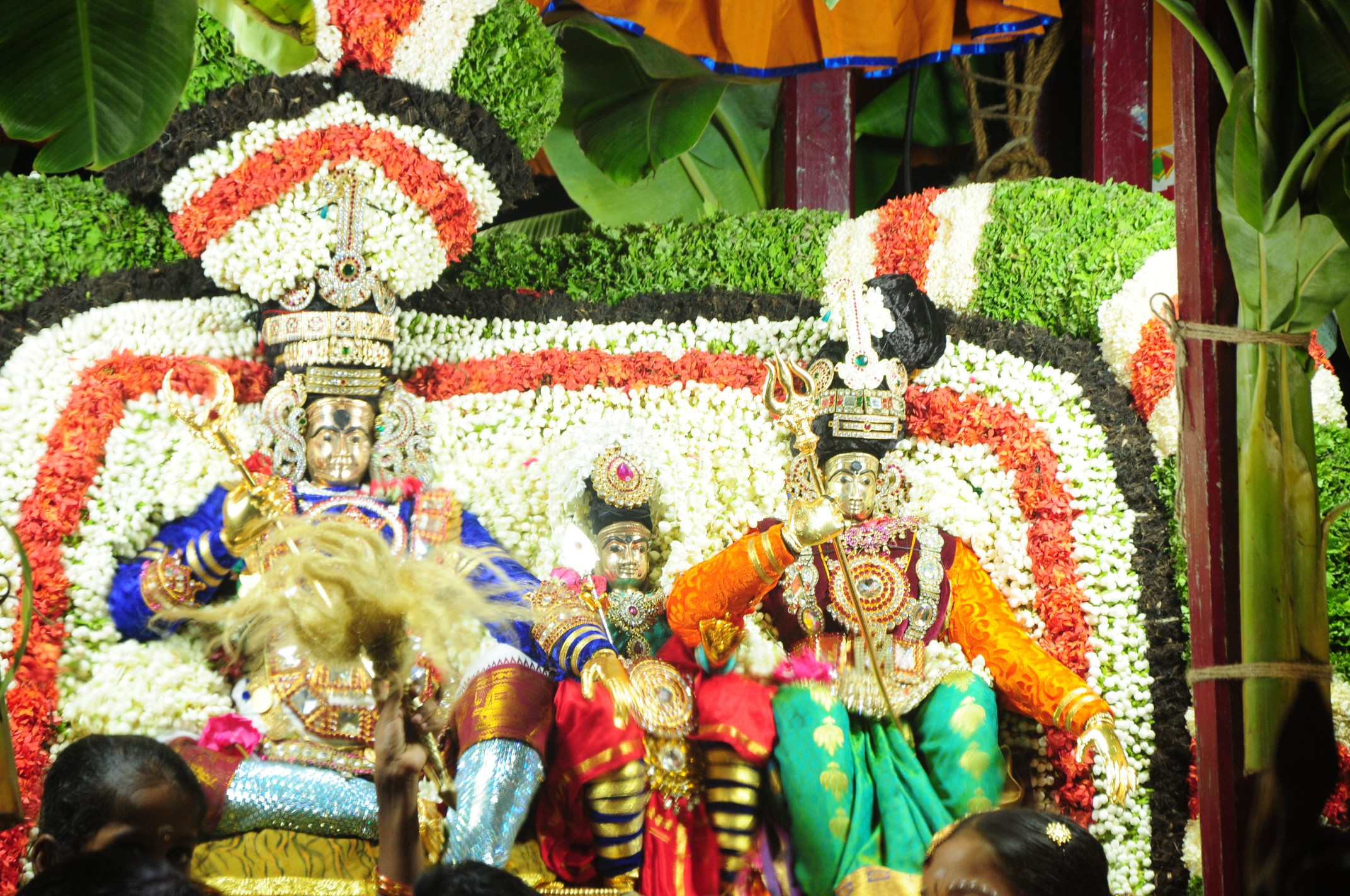 ’ஒரு பக்கம் அழுகுரல்... ஒரு பக்கம் கொண்டாட்டம்’ - மயான சூறைத் திருவிழா ’ஒரு பக்கம் அழுகுரல்... ஒரு பக்கம் கொண்டாட்டம்’ - மயான சூறைத் திருவிழா