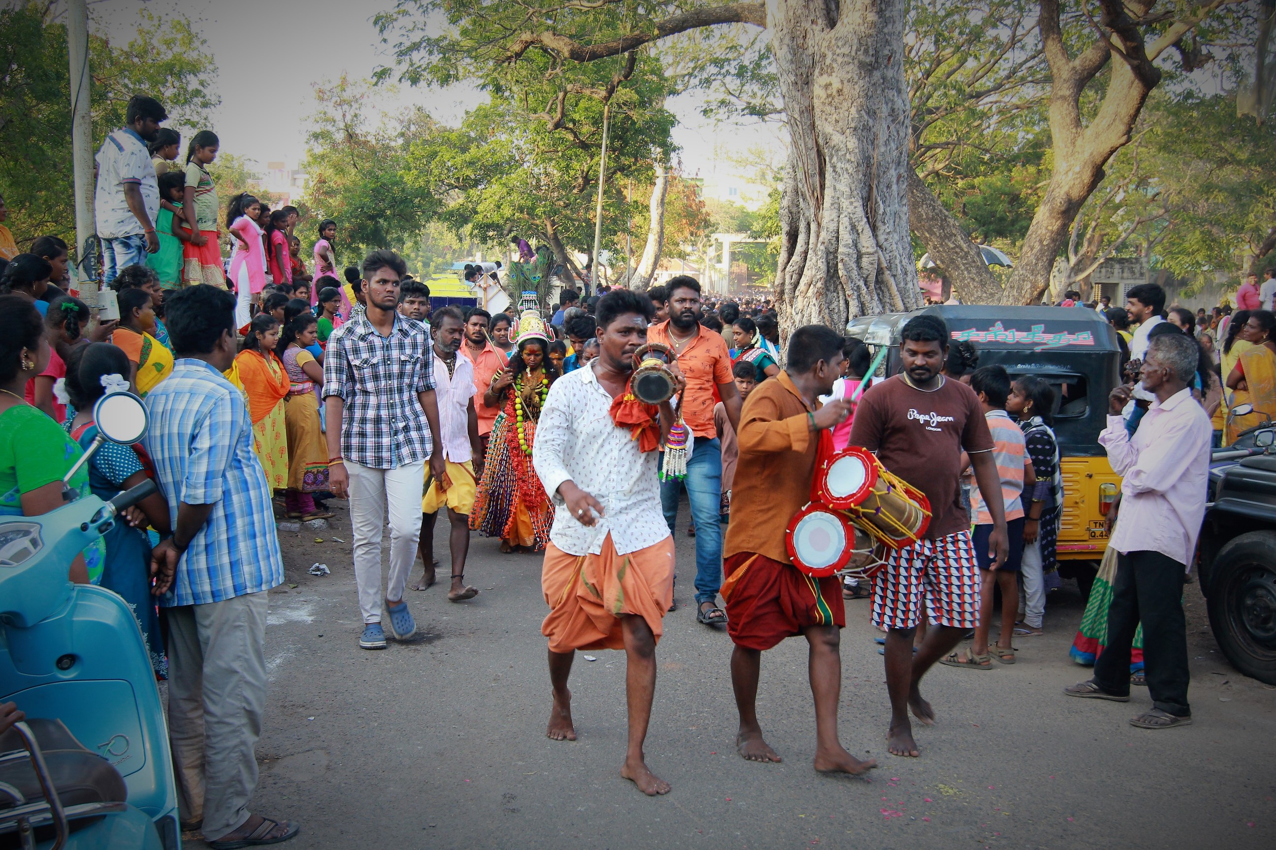 ’ஒரு பக்கம் அழுகுரல்... ஒரு பக்கம் கொண்டாட்டம்’ - மயான சூறைத் திருவிழா ’ஒரு பக்கம் அழுகுரல்... ஒரு பக்கம் கொண்டாட்டம்’ - மயான சூறைத் திருவிழா