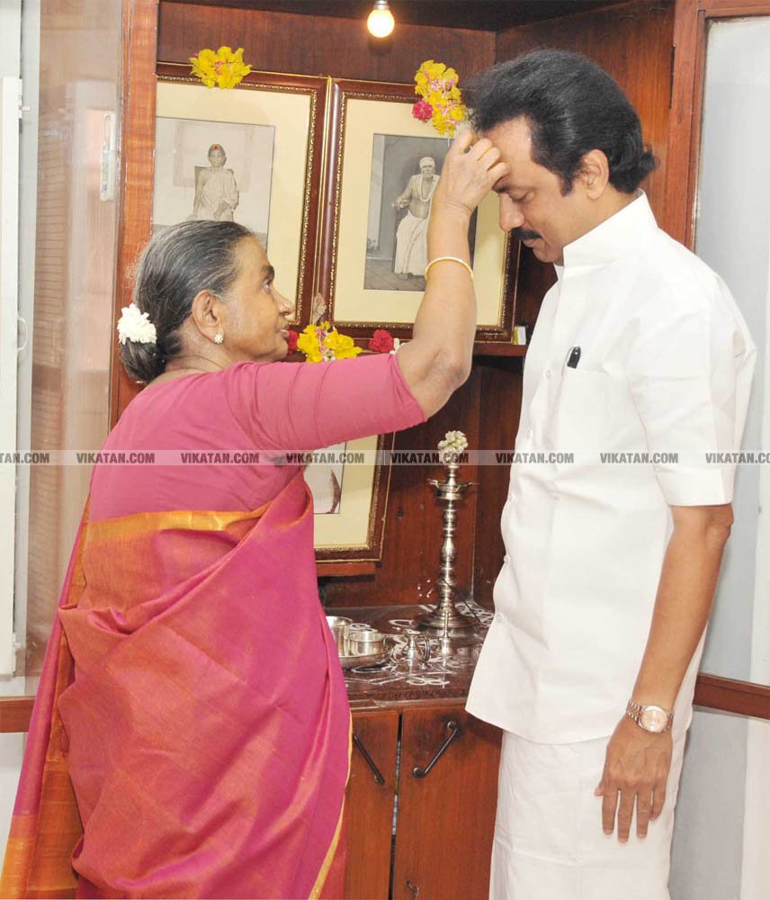 இளைஞரணி டூ தி.மு.க. தலைமை... மு.க.ஸ்டாலினின் சிறப்பு புகைப்படத் தொகுப்பு! #HBDStalin படங்கள்: சு.குமரேசன் இளைஞரணி டூ தி.மு.க. தலைமை... மு.க.ஸ்டாலினின் சிறப்பு புகைப்படத் தொகுப்பு! #HBDStalin படங்கள்: சு.குமரேசன்