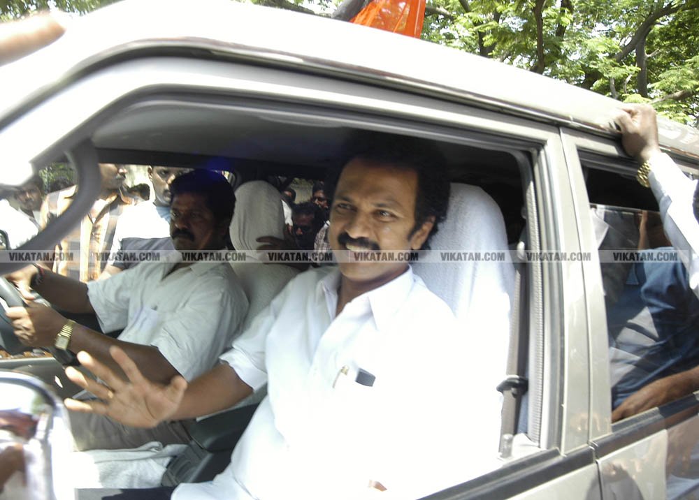 இளைஞரணி டூ தி.மு.க. தலைமை... மு.க.ஸ்டாலினின் சிறப்பு புகைப்படத் தொகுப்பு! #HBDStalin படங்கள்: சு.குமரேசன் இளைஞரணி டூ தி.மு.க. தலைமை... மு.க.ஸ்டாலினின் சிறப்பு புகைப்படத் தொகுப்பு! #HBDStalin படங்கள்: சு.குமரேசன்