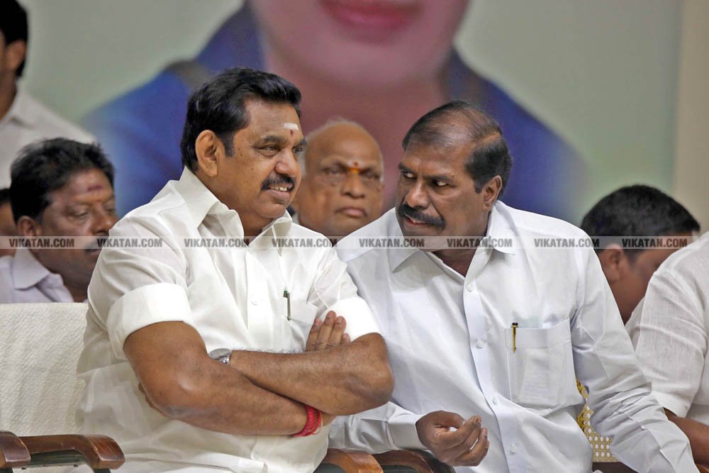 வேண்டுதல், பிரசாரம் முதல் வேட்புமனுத் தாக்கல் வரை.... கலகல எலெக்ஷன் போட்டோ கலெக்ஷன்ஸ்! வேண்டுதல், பிரசாரம் முதல் வேட்புமனுத் தாக்கல் வரை.... கலகல எலெக்ஷன் போட்டோ கலெக்ஷன்ஸ்!
