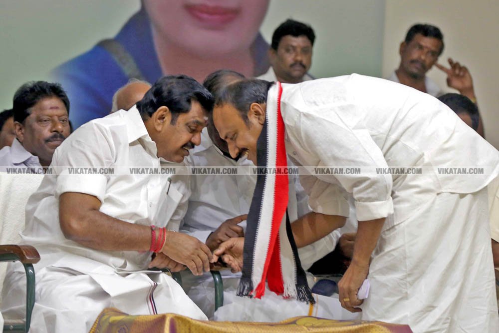 வேண்டுதல், பிரசாரம் முதல் வேட்புமனுத் தாக்கல் வரை.... கலகல எலெக்ஷன் போட்டோ கலெக்ஷன்ஸ்! வேண்டுதல், பிரசாரம் முதல் வேட்புமனுத் தாக்கல் வரை.... கலகல எலெக்ஷன் போட்டோ கலெக்ஷன்ஸ்!