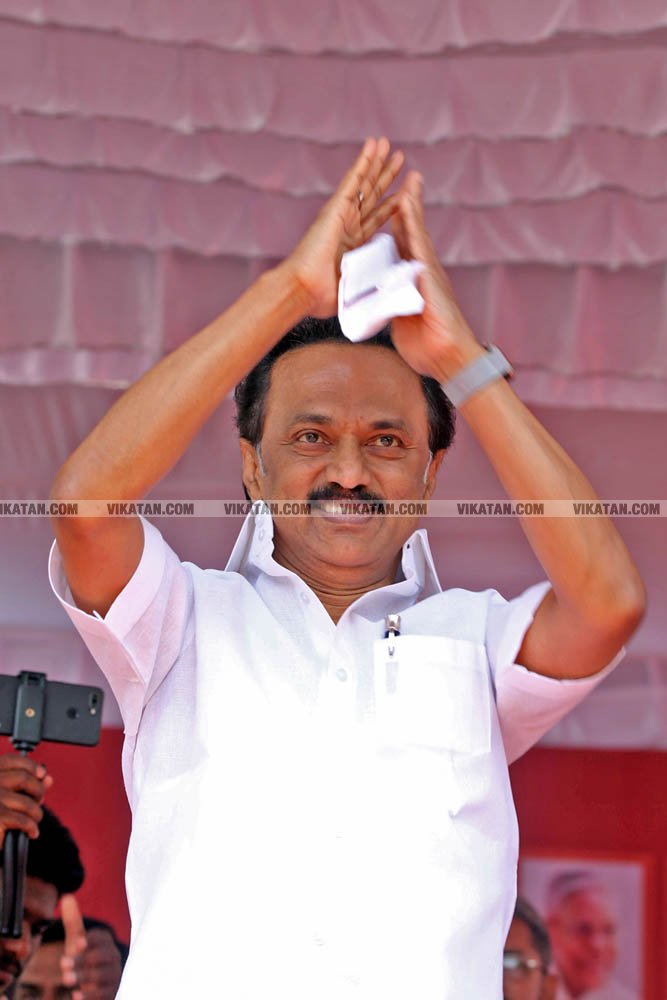 வேண்டுதல், பிரசாரம் முதல் வேட்புமனுத் தாக்கல் வரை.... கலகல எலெக்ஷன் போட்டோ கலெக்ஷன்ஸ்! வேண்டுதல், பிரசாரம் முதல் வேட்புமனுத் தாக்கல் வரை.... கலகல எலெக்ஷன் போட்டோ கலெக்ஷன்ஸ்!