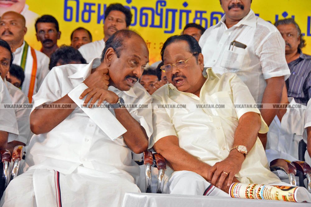 வேண்டுதல், பிரசாரம் முதல் வேட்புமனுத் தாக்கல் வரை.... கலகல எலெக்ஷன் போட்டோ கலெக்ஷன்ஸ்! வேண்டுதல், பிரசாரம் முதல் வேட்புமனுத் தாக்கல் வரை.... கலகல எலெக்ஷன் போட்டோ கலெக்ஷன்ஸ்!