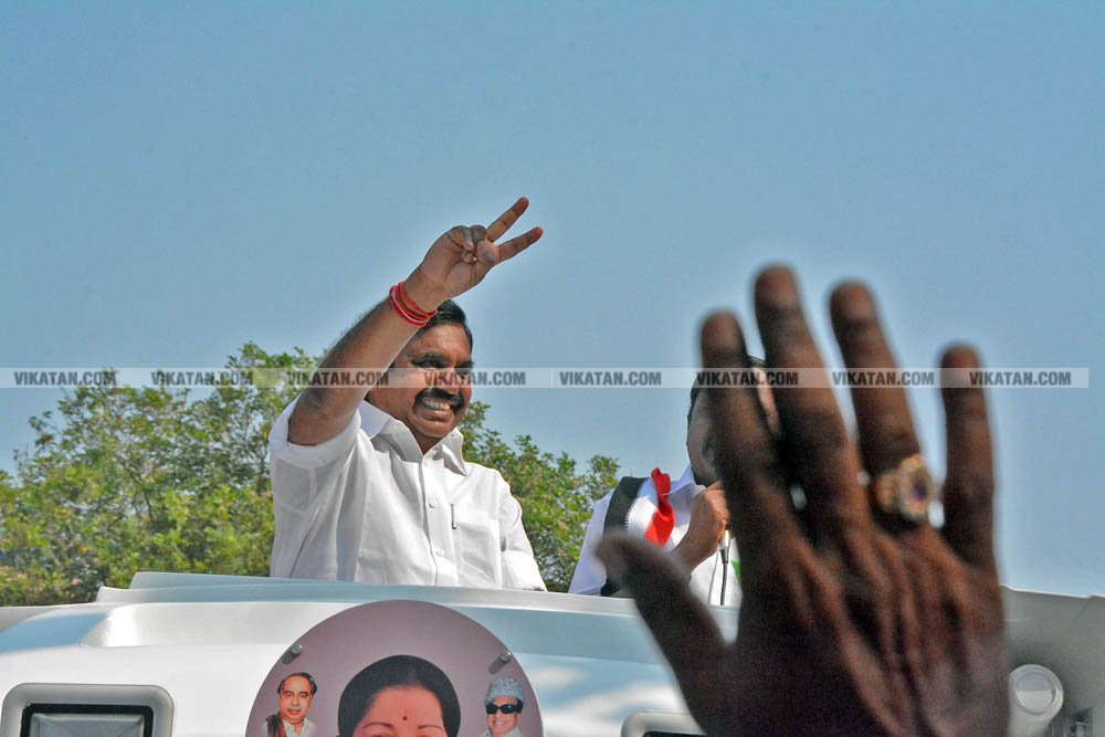 வேண்டுதல், பிரசாரம் முதல் வேட்புமனுத் தாக்கல் வரை.... கலகல எலெக்ஷன் போட்டோ கலெக்ஷன்ஸ்! வேண்டுதல், பிரசாரம் முதல் வேட்புமனுத் தாக்கல் வரை.... கலகல எலெக்ஷன் போட்டோ கலெக்ஷன்ஸ்!