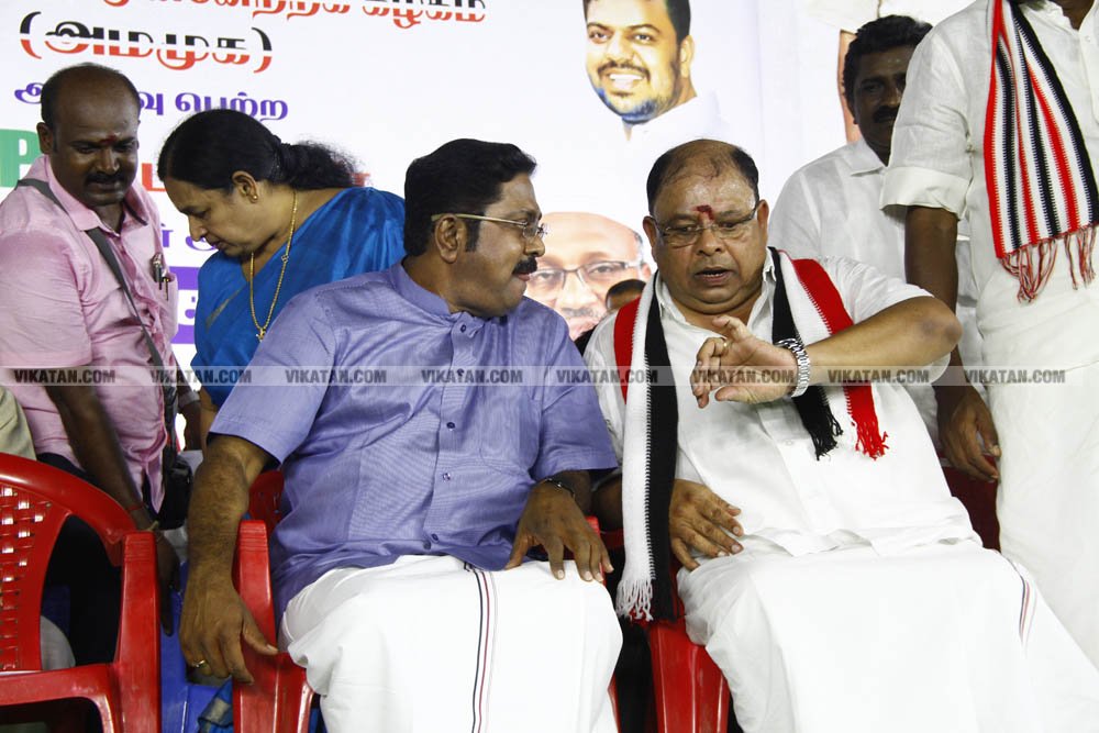 வேண்டுதல், பிரசாரம் முதல் வேட்புமனுத் தாக்கல் வரை.... கலகல எலெக்ஷன் போட்டோ கலெக்ஷன்ஸ்! வேண்டுதல், பிரசாரம் முதல் வேட்புமனுத் தாக்கல் வரை.... கலகல எலெக்ஷன் போட்டோ கலெக்ஷன்ஸ்!