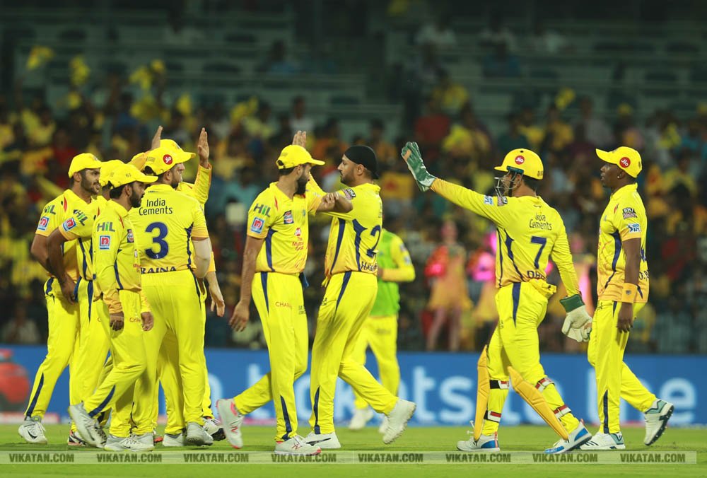 CSK vs RCB: சென்னையில் நடைபெற்ற முதல் ஐ.பி.எல். போட்டி.... புகைப்படத் தொகுப்பு... CSK vs RCB: சென்னையில் நடைபெற்ற முதல் ஐ.பி.எல். போட்டி.... புகைப்படத் தொகுப்பு...
