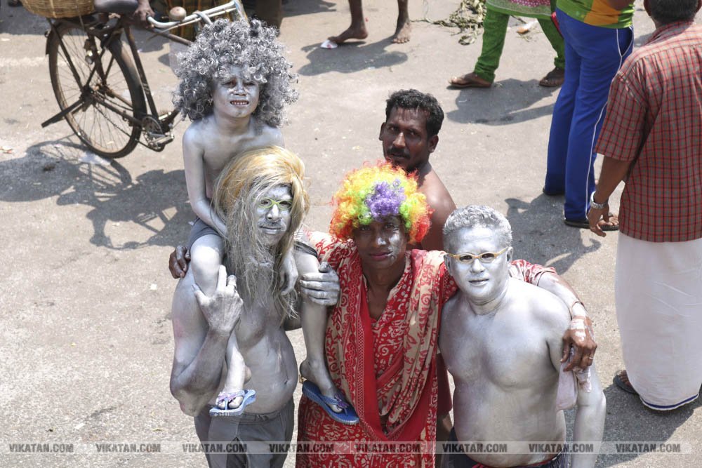 பவானி செல்லியாண்டியம்மன் மாசி திருவிழா சேற்று வேசம்! பவானி செல்லியாண்டியம்மன் மாசி திருவிழா சேற்று வேசம்!