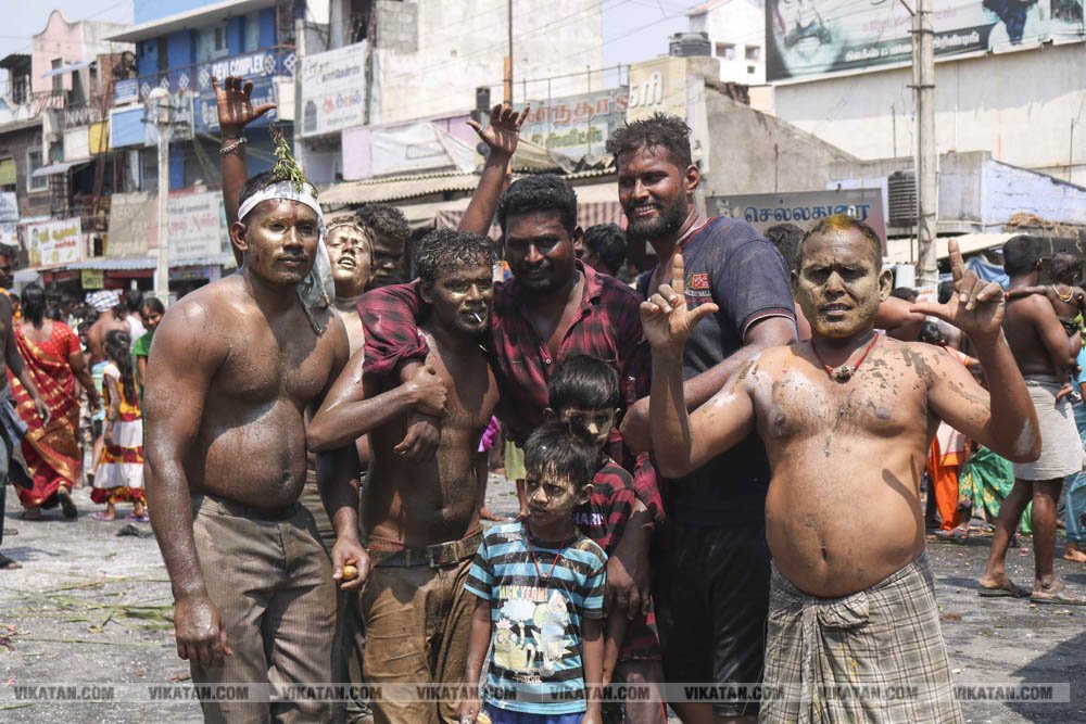 பவானி செல்லியாண்டியம்மன் மாசி திருவிழா சேற்று வேசம்! பவானி செல்லியாண்டியம்மன் மாசி திருவிழா சேற்று வேசம்!