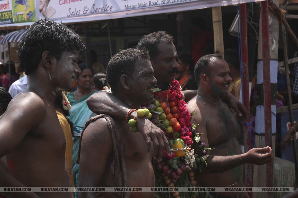 பவானி செல்லியாண்டியம்மன் மாசி திருவிழா சேற்று வேசம்! பவானி செல்லியாண்டியம்மன் மாசி திருவிழா சேற்று வேசம்!