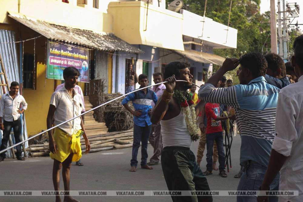 பவானி செல்லியாண்டியம்மன் மாசி திருவிழா சேற்று வேசம்! பவானி செல்லியாண்டியம்மன் மாசி திருவிழா சேற்று வேசம்!