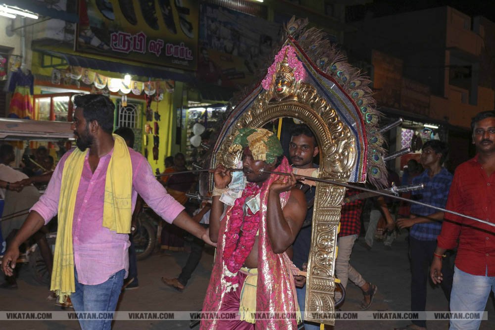 பவானி செல்லியாண்டியம்மன் மாசி திருவிழா சேற்று வேசம்! பவானி செல்லியாண்டியம்மன் மாசி திருவிழா சேற்று வேசம்!
