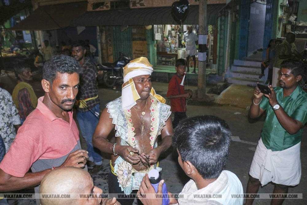 பவானி செல்லியாண்டியம்மன் மாசி திருவிழா சேற்று வேசம்! பவானி செல்லியாண்டியம்மன் மாசி திருவிழா சேற்று வேசம்!