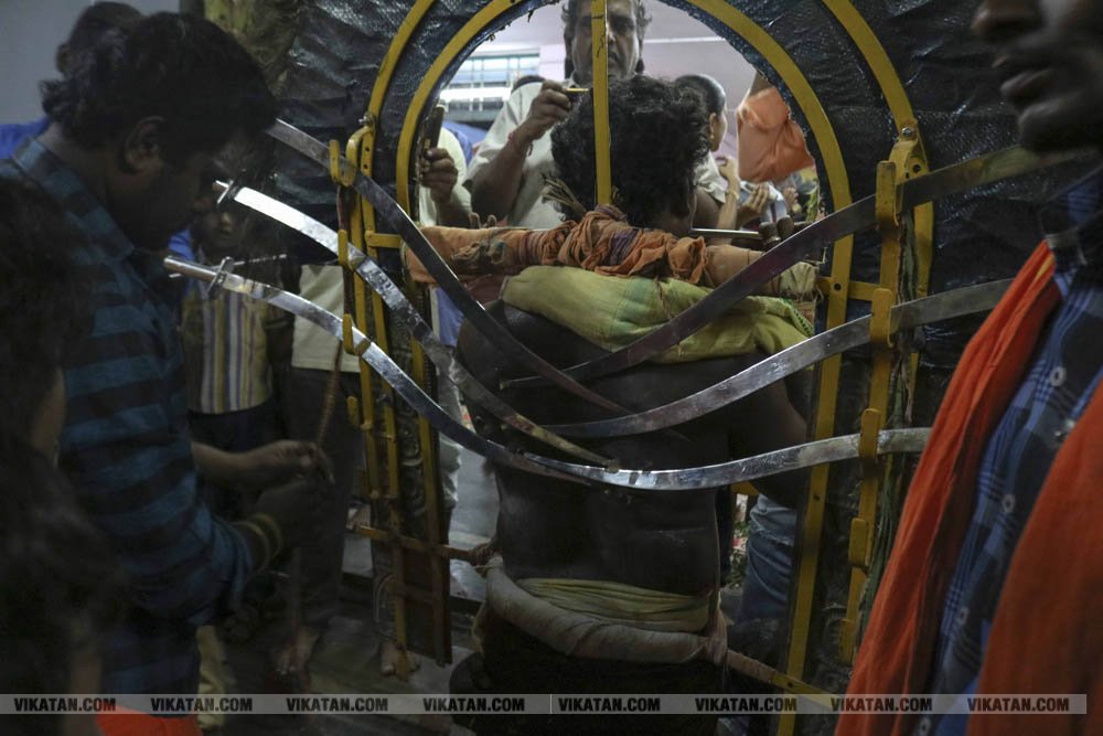 பவானி செல்லியாண்டியம்மன் மாசி திருவிழா சேற்று வேசம்! பவானி செல்லியாண்டியம்மன் மாசி திருவிழா சேற்று வேசம்!