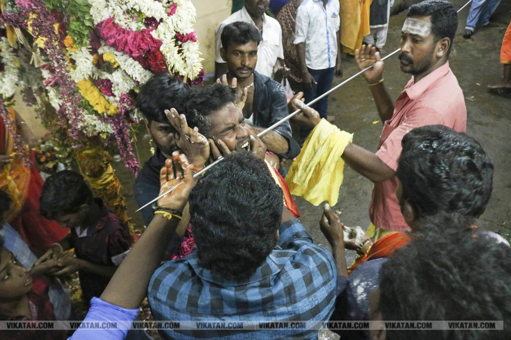 பவானி செல்லியாண்டியம்மன் மாசி திருவிழா சேற்று வேசம்! பவானி செல்லியாண்டியம்மன் மாசி திருவிழா சேற்று வேசம்!
