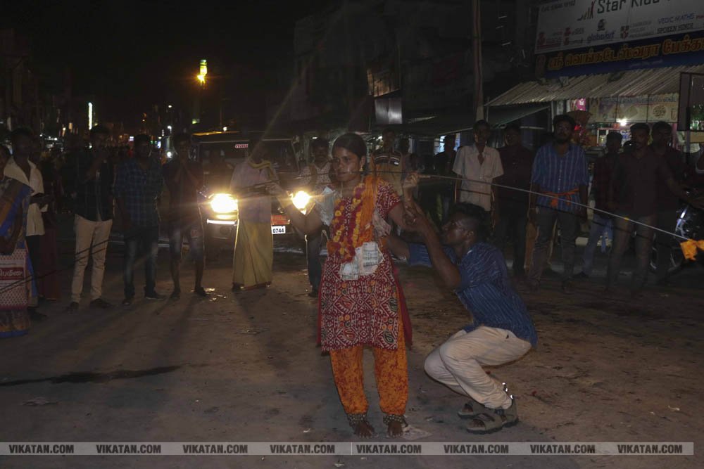 பவானி செல்லியாண்டியம்மன் மாசி திருவிழா சேற்று வேசம்! பவானி செல்லியாண்டியம்மன் மாசி திருவிழா சேற்று வேசம்!