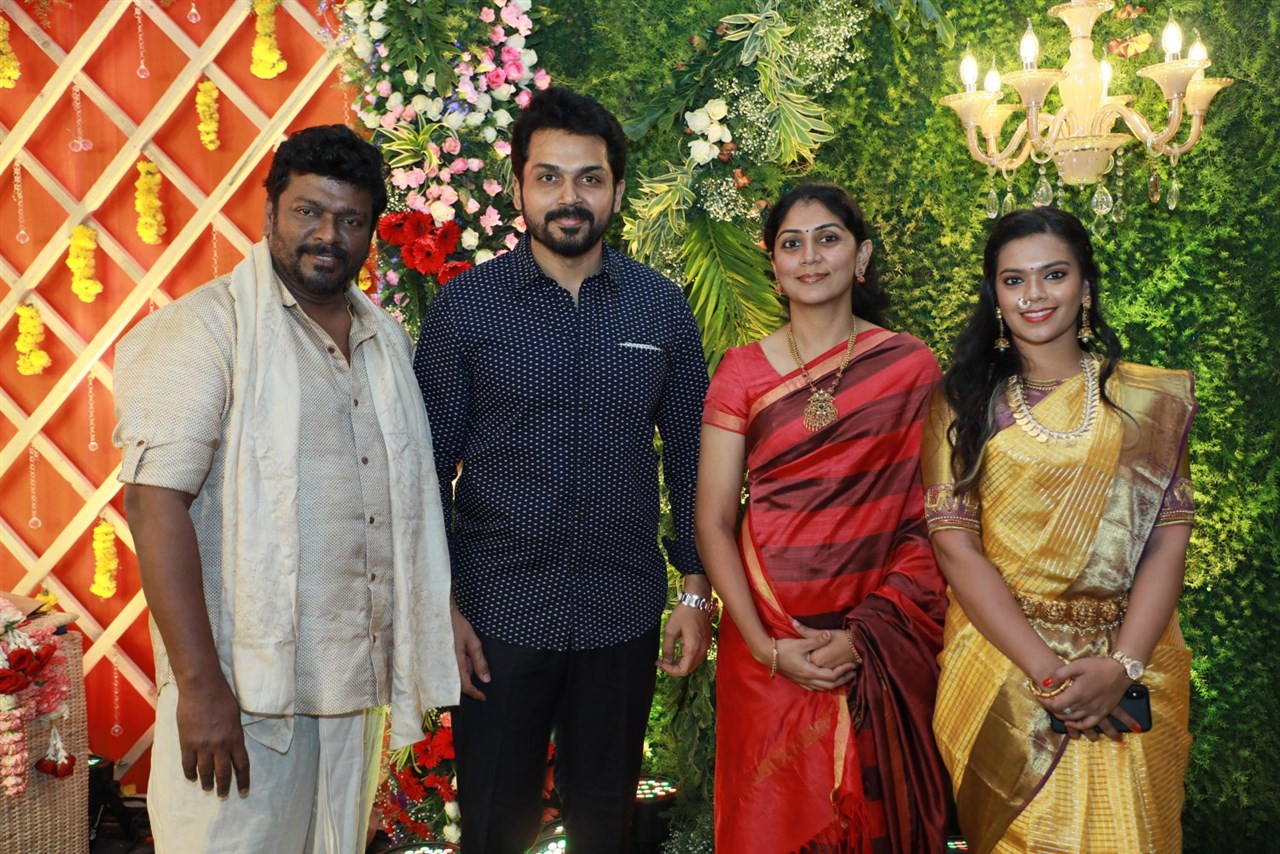 நடிகர் பார்த்திபன்-சீதா தம்பதியின் மூத்த மகள் அபிநயாவின் திருமண ஸ்டில்ஸ் நடிகர் பார்த்திபன்-சீதா தம்பதியின் மூத்த மகள் அபிநயாவின் திருமண ஸ்டில்ஸ்