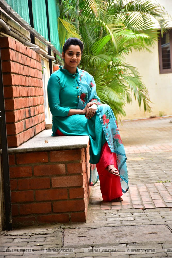 ‘ஜெயில்’ பட நாயகி அபர்ணதி லேட்டஸ்ட் ஸ்டில்ஸ்... ‘ஜெயில்’ பட நாயகி அபர்ணதி லேட்டஸ்ட் ஸ்டில்ஸ்...