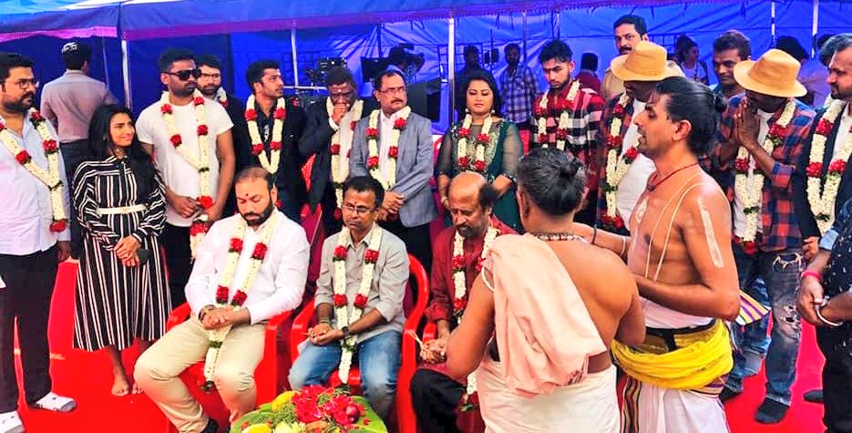 ரஜினி-முருகதாஸ் 'தர்பார்' பட பூஜை ஸ்டில்ஸ் ரஜினி-முருகதாஸ் 'தர்பார்' பட பூஜை ஸ்டில்ஸ்